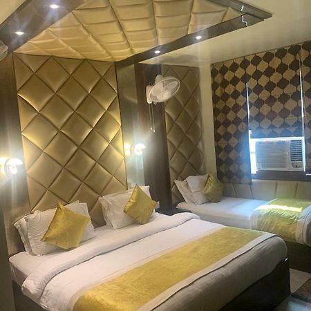 Hotel Mmk Kanpur Bagian luar foto