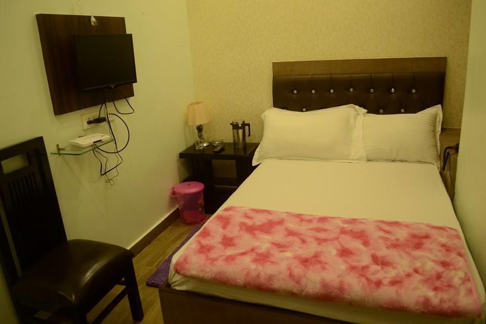 Hotel Mmk Kanpur Bagian luar foto