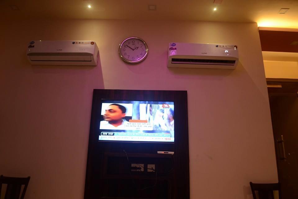 Hotel Mmk Kanpur Bagian luar foto