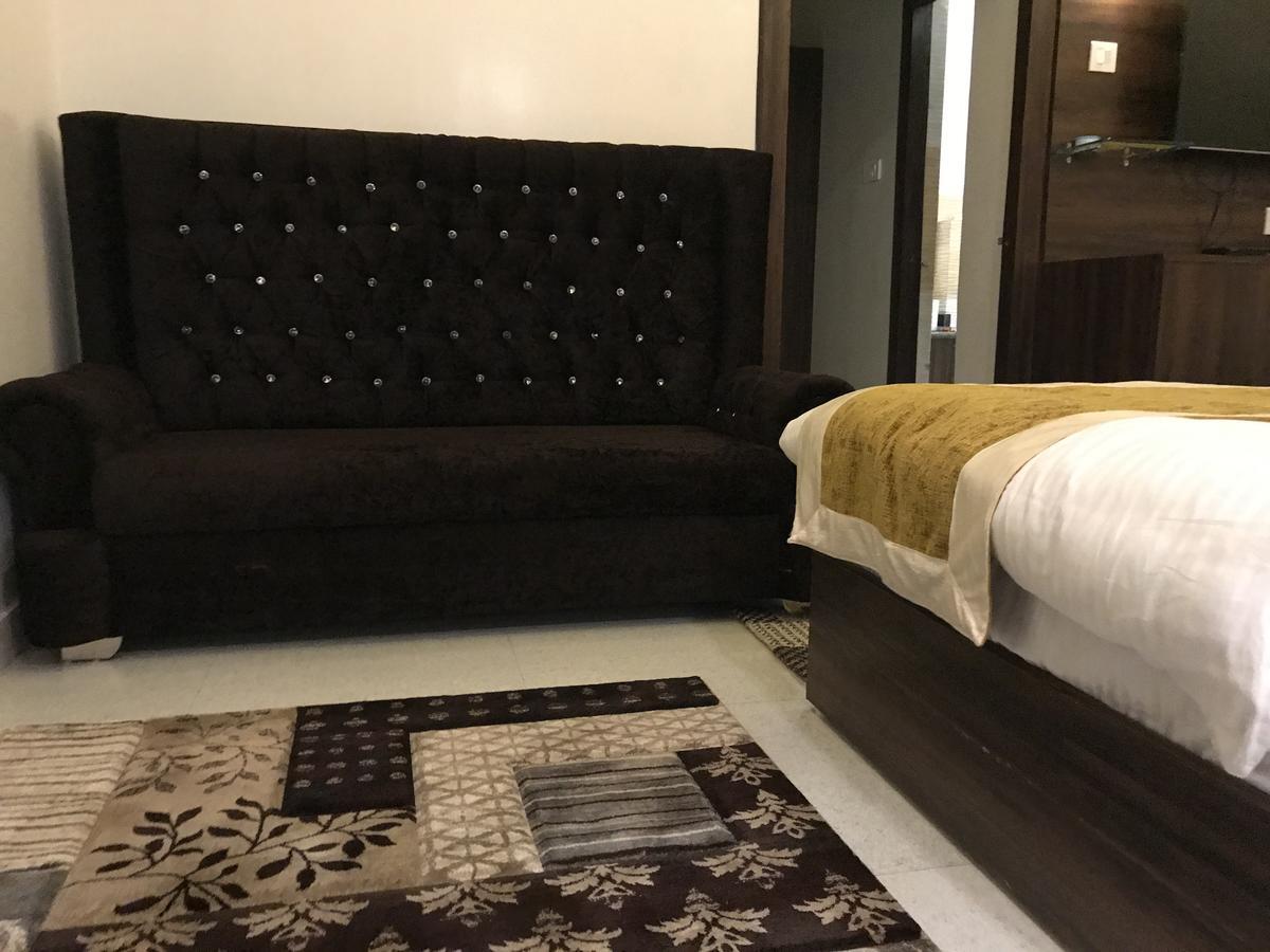 Hotel Mmk Kanpur Bagian luar foto