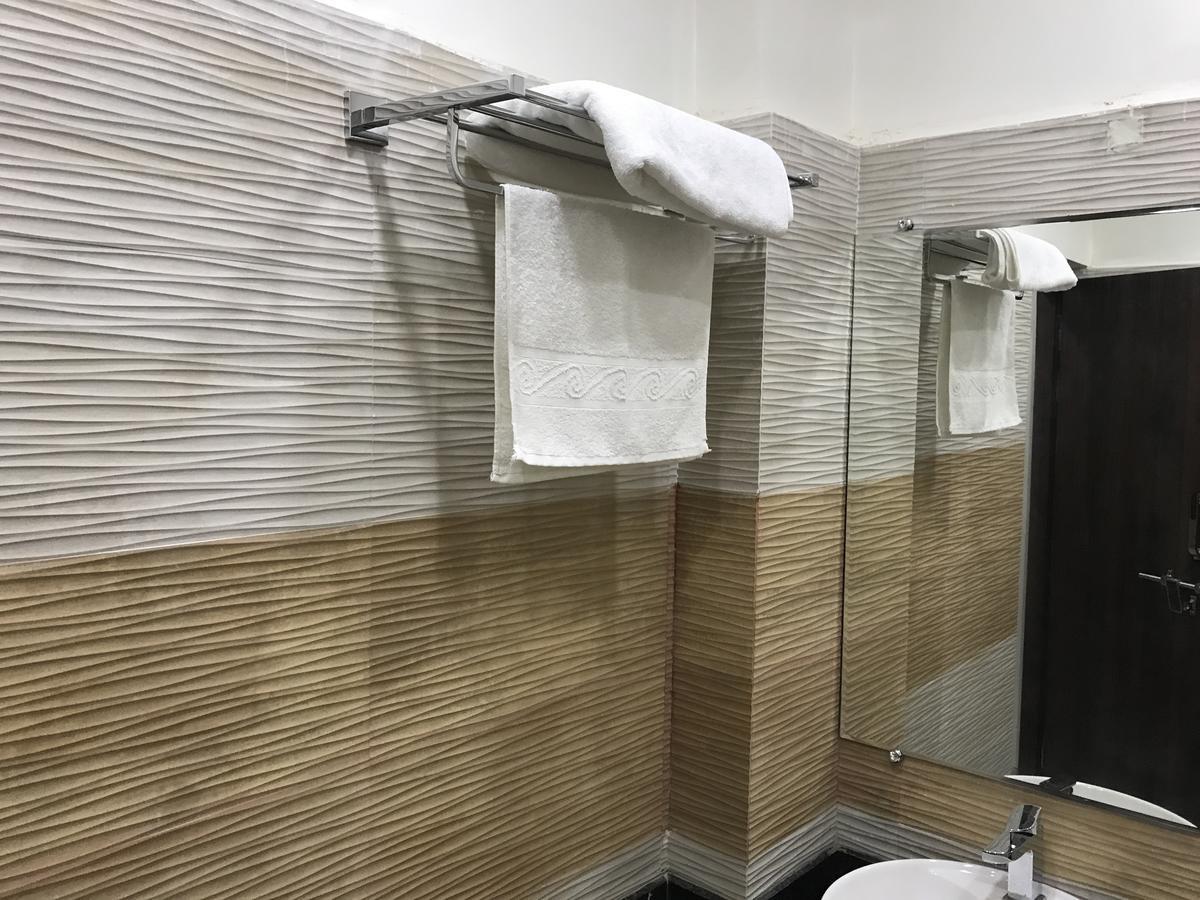 Hotel Mmk Kanpur Bagian luar foto