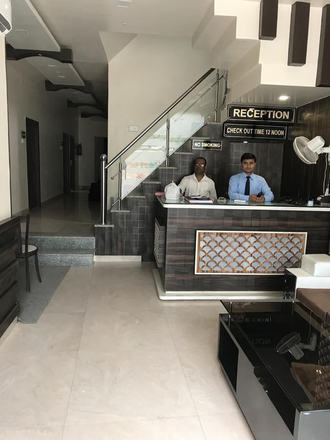 Hotel Mmk Kanpur Bagian luar foto