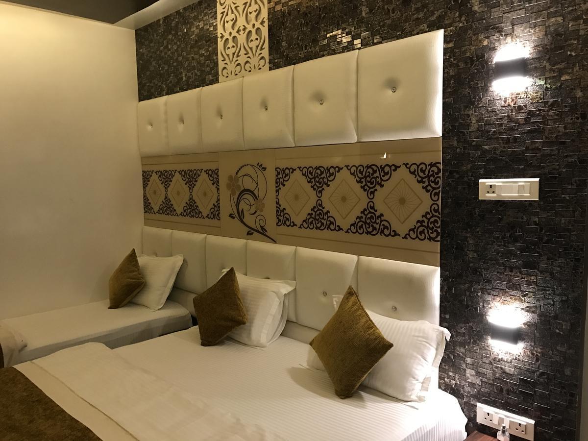 Hotel Mmk Kanpur Bagian luar foto