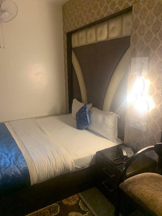 Hotel Mmk Kanpur Bagian luar foto