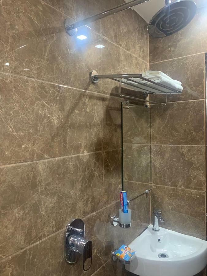 Hotel Mmk Kanpur Bagian luar foto